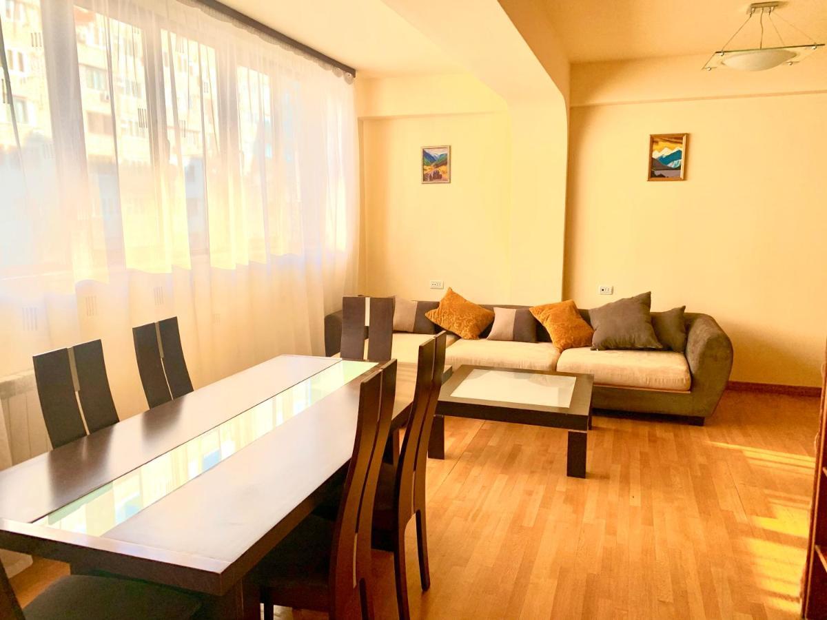 Apartment Amiryan Yerevan Luaran gambar